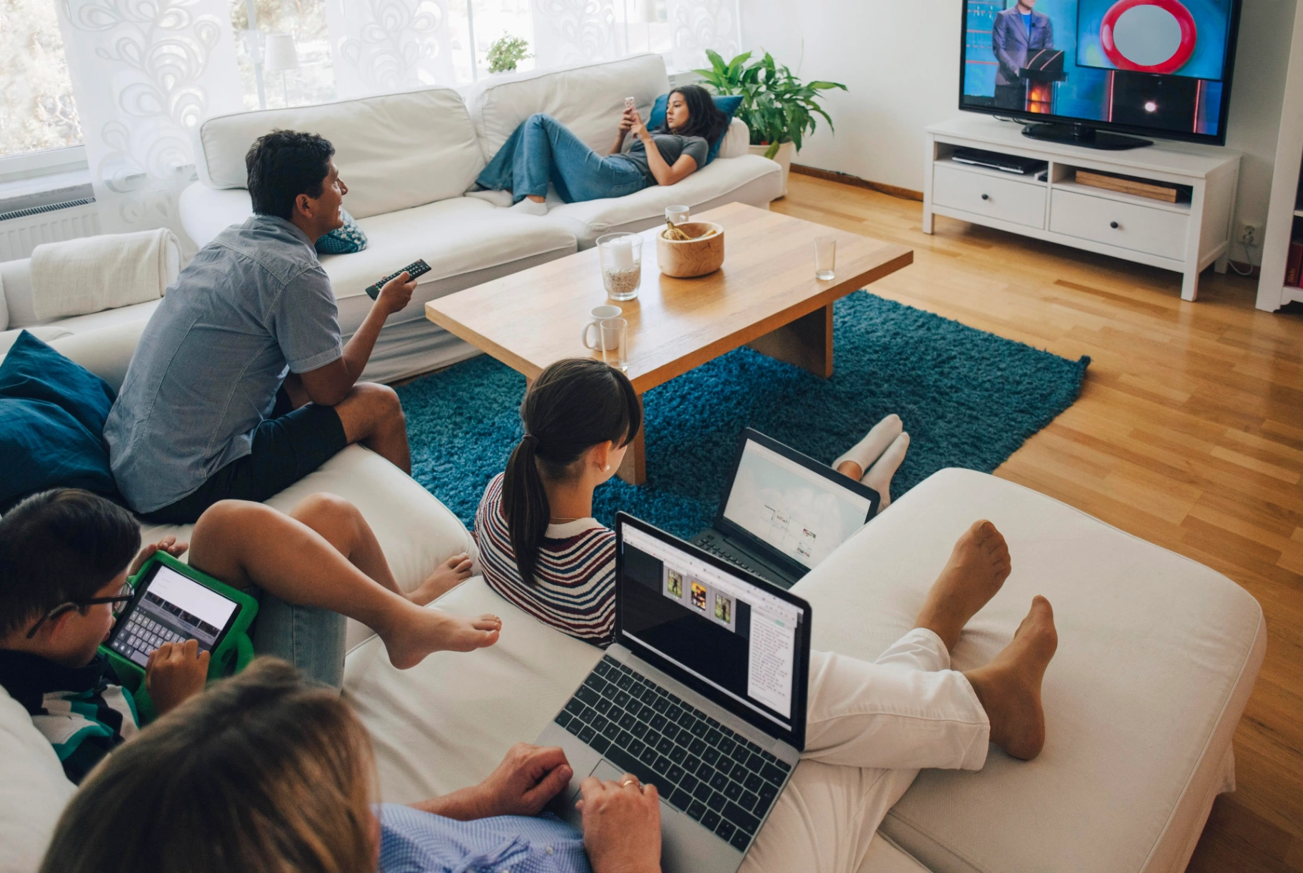 Why choose SmartNet for wifi, home, and mobile connectivity in the UAE